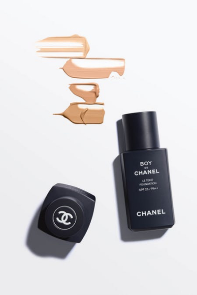 Chanel выпустит коллекцию макияжа для мужчин