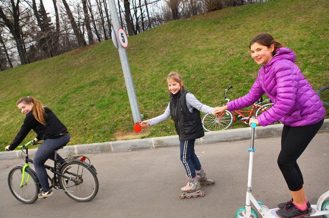 Самокат, ролики и велосипеды для ребёнка. Что нужно знать
