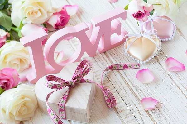 День святого Валентина — смс, поздравления, стихи, открытки