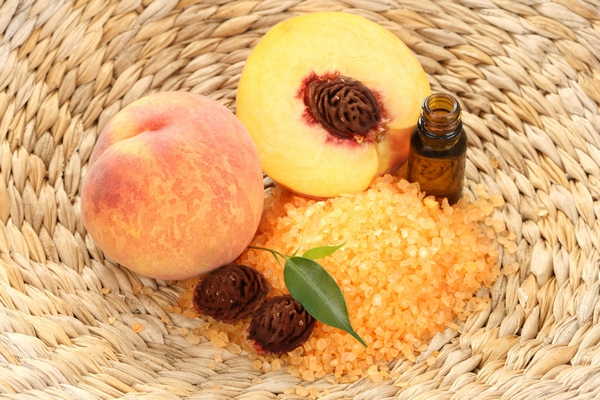 Домашняя косметология: готовим персиковый скраб