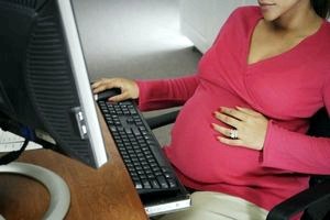 Когда продолжать работать беременной женщине, а когда стоит уйти+видео