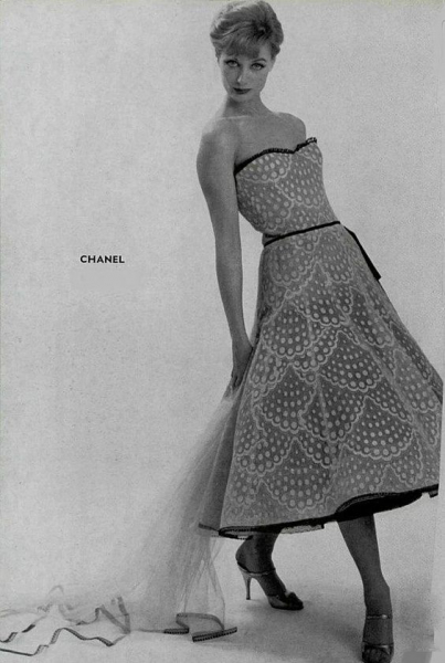 Воплощение элегантности: история бренда Chanel