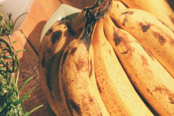 Неожиданный вред бананов: кому их нельзя есть