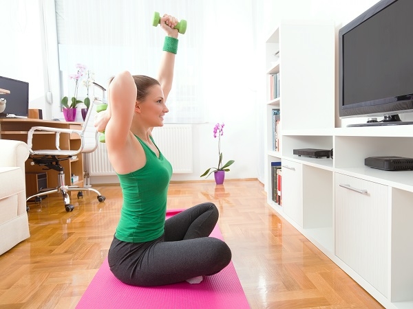 Как подкачать руки в домашних условиях: 4 эффективных упражнения