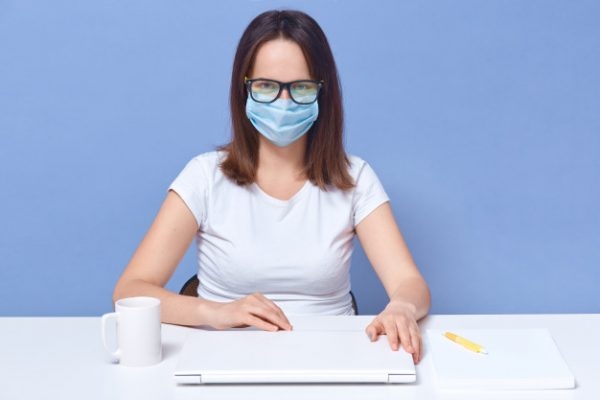Защищают ли очки от коронавируса и что делать, чтобы очки не запотевали при ношении маски